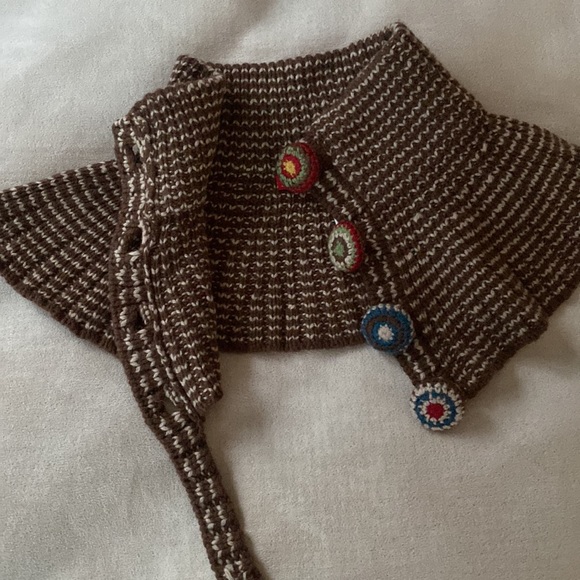 statement piece wearable art mini cape crochet w buttons - Picture 8 of 11